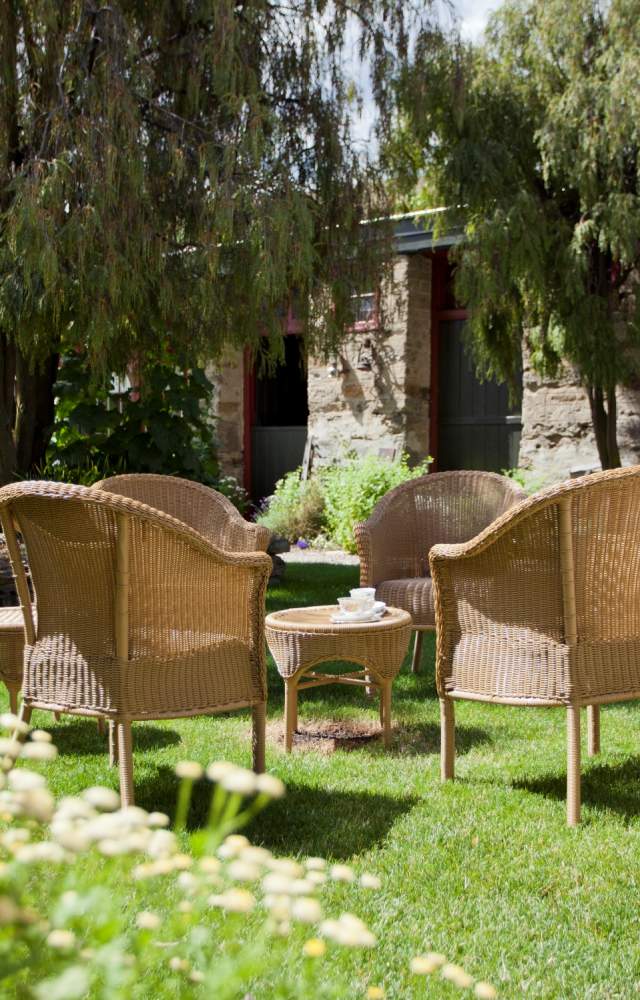Olivers Lodge Courtyard